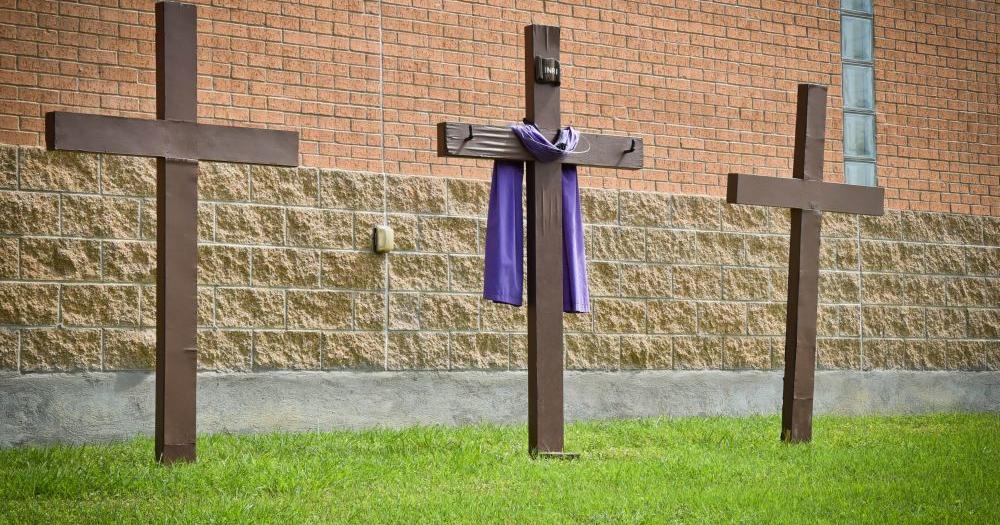 When Do You Put the Purple Cloth on the Cross