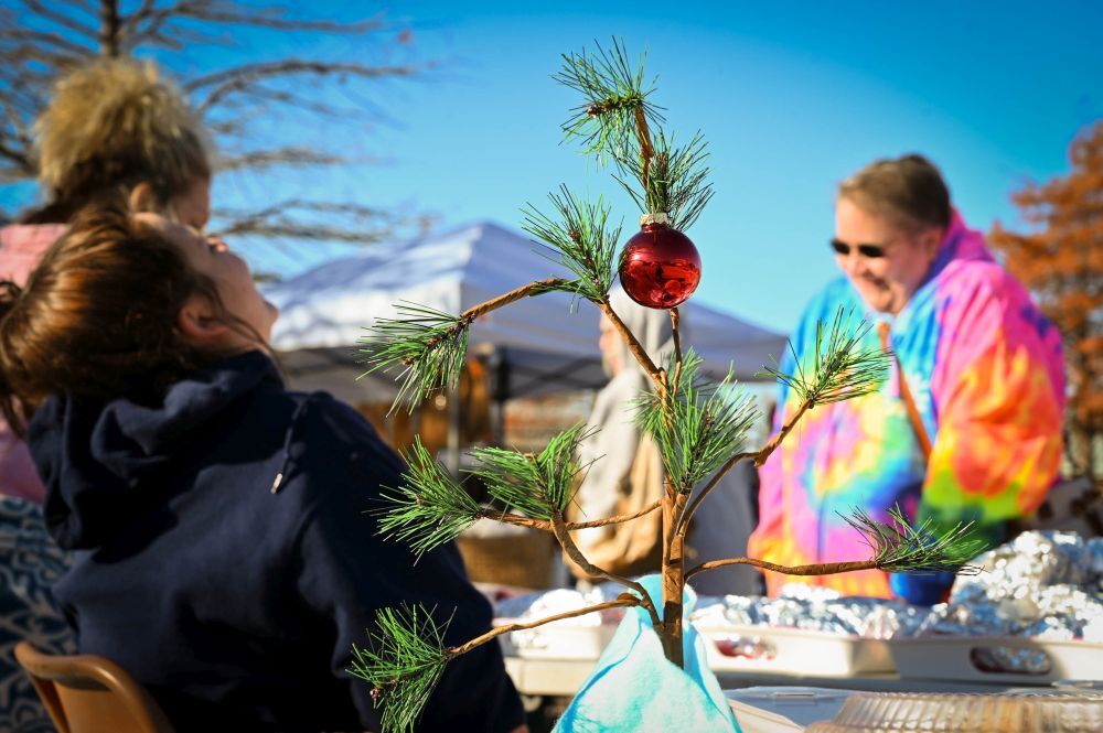 Holiday market draws merchants, shoppers to downtown Temple - Vimarsana News