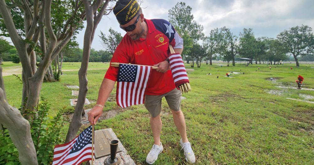 Honoring those who sacrificed: VFW Post members place flags at veterans' graves in Temple cemetery | News - Vimarsana News