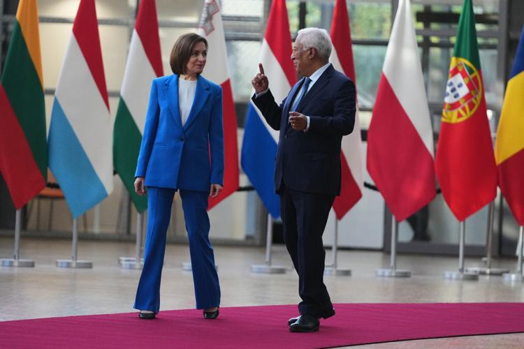 EU praises Ukraine #39 s reforms and warns Serbia and Georgia in progress