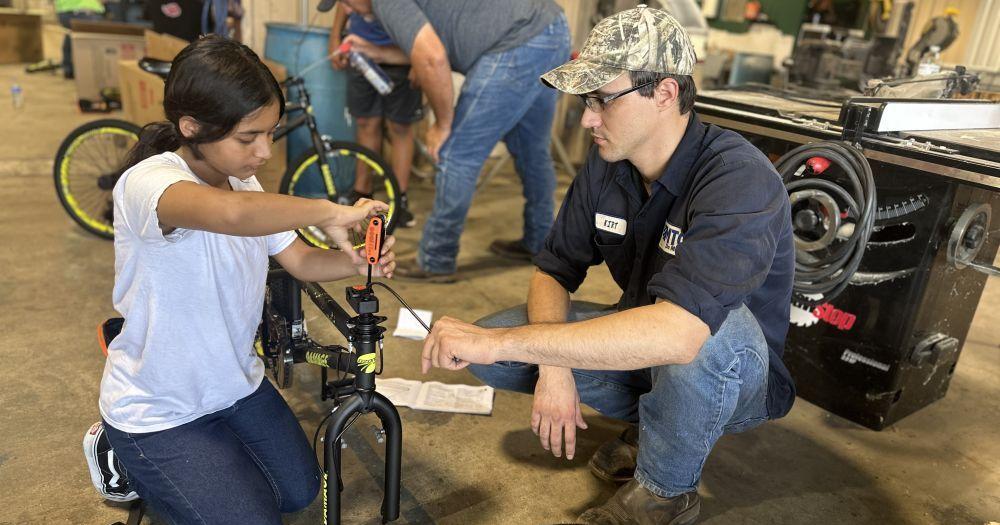 Academy ISD students learn valuable STEM skills through Wrenches to Wheels - Vimarsana News