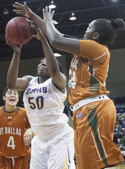 Bevers Umhb Women Rally Past Ut Dallas Sports Tdtnews Com