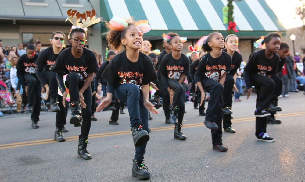 Holiday Extravaganza fills downtown Killeen with cheer News