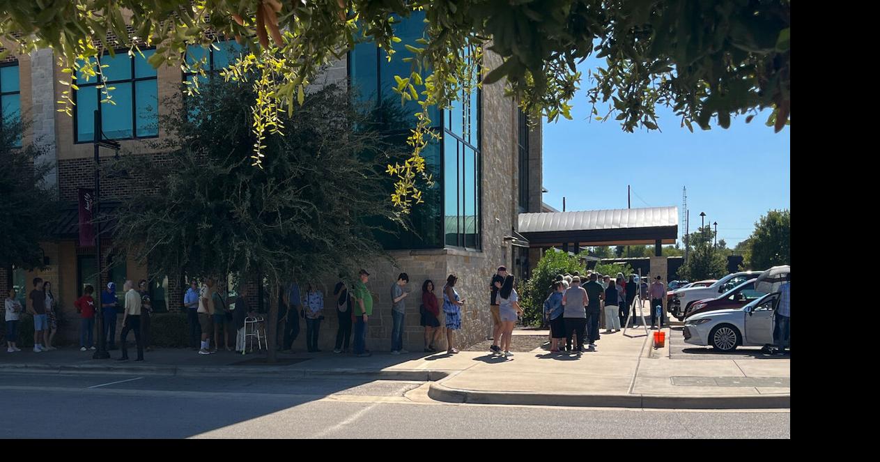 4 early voting locations pass 1,000 in-person voters in a day | News ...