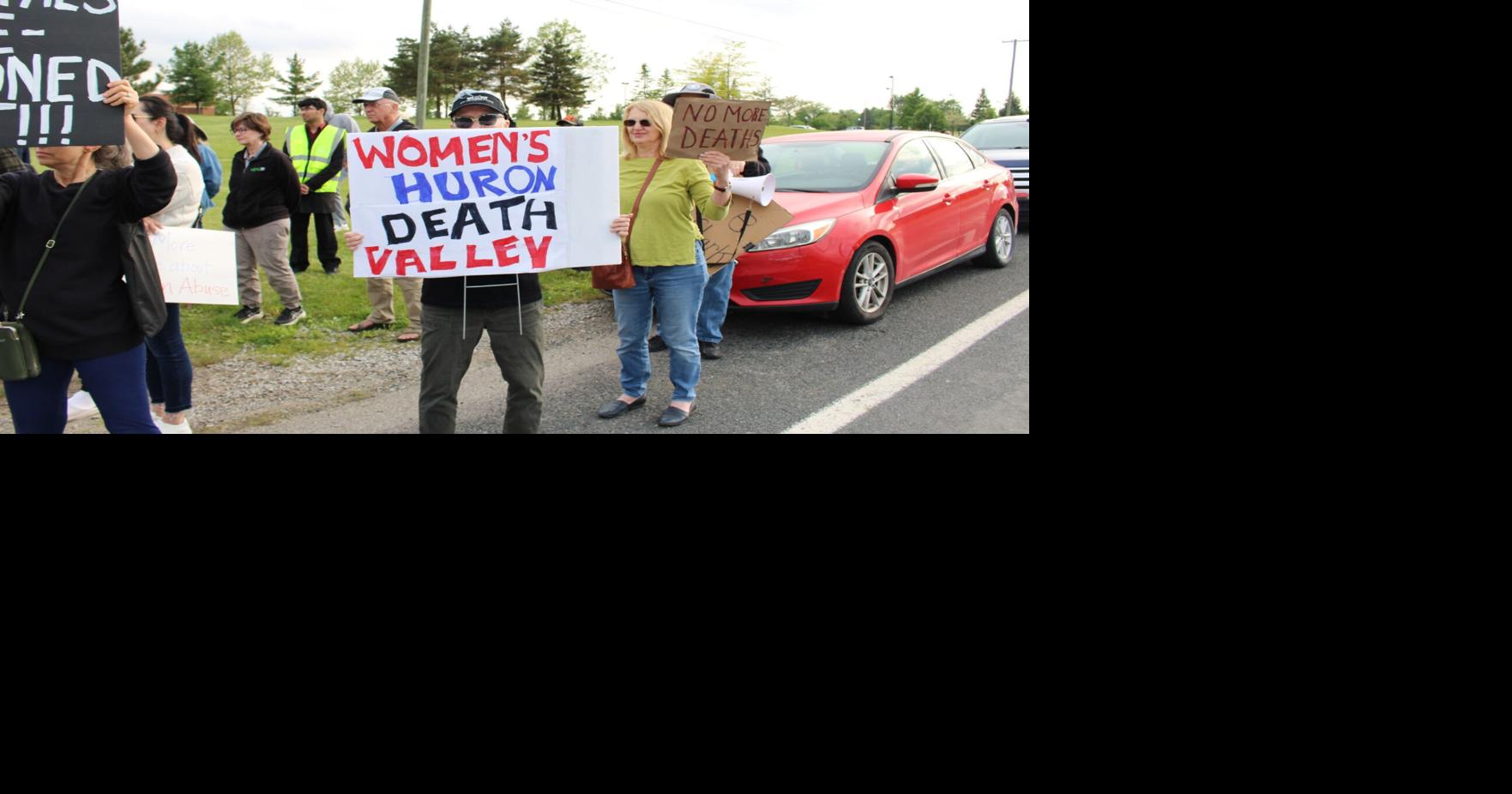 Deaths at Michigan women's prison spur calls for Whitmer to act, director to resign Lawmakers are urging Michigan Gov. Gretchen Whitmer to address conditions at the state's only women's prison after a third inmate died Saturday By JANELLE D. JAMES/Bridge Michigan - Bridge Michigan Jun 9, 2026 Jun 9, 2026 Updated 22 mins ago