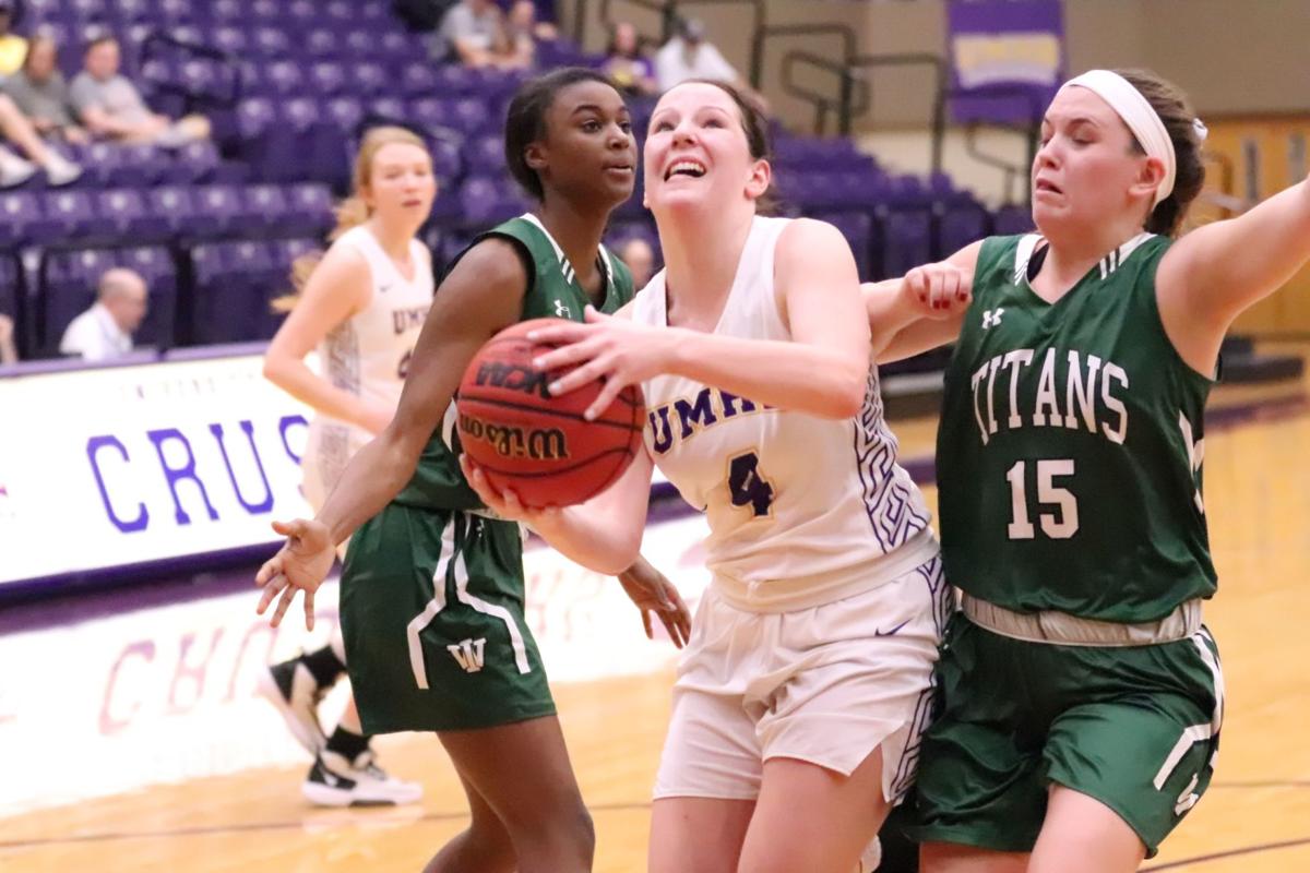 Umhb Men Women Notch Home Victories Sports Tdtnews Com
