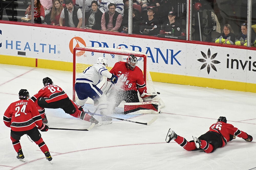Goaltending the Difference in New Jersey Devils' 4-3 Loss to