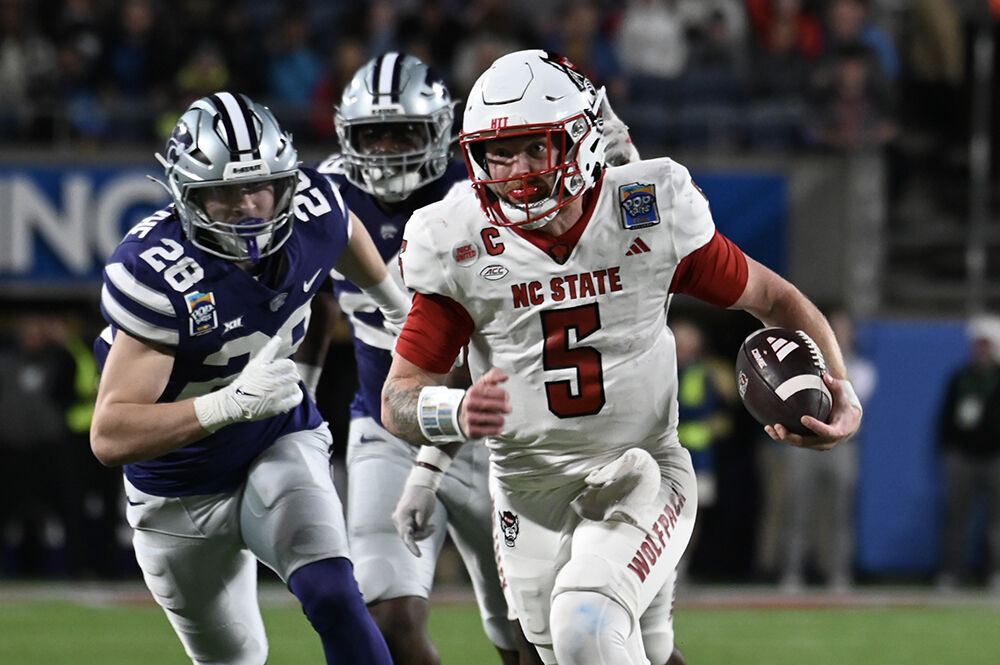 Wildcats Toast NC State Football 28-19 In Inaugural Pop-Tarts Bowl ...