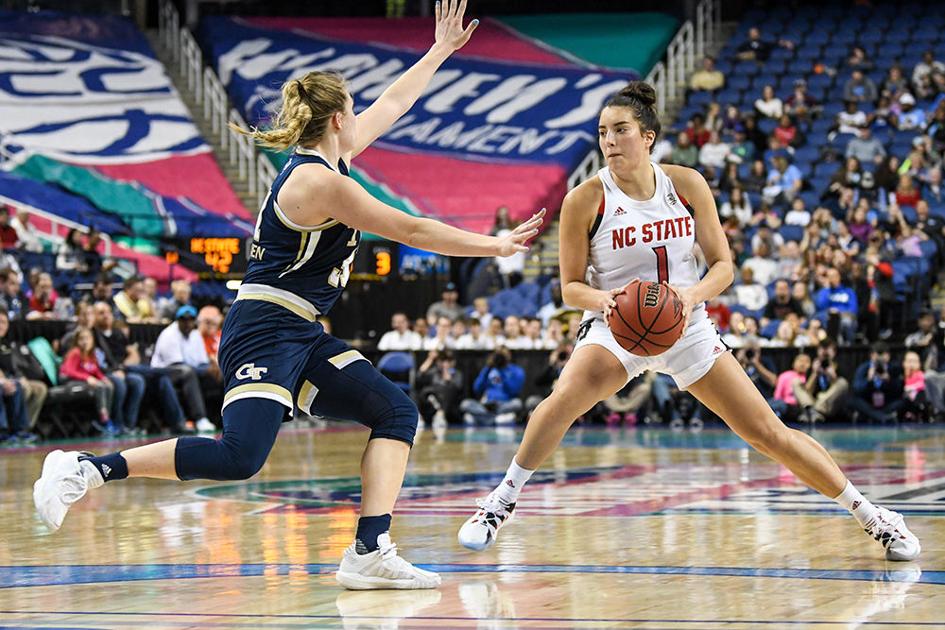 Women S Basketball Swats Yellow Jackets Advances To Semifinal
