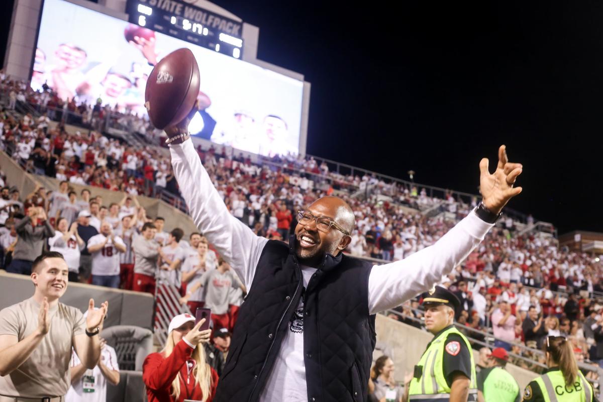 Former NC State wide receiver Torry Holt to be inducted in College Football  Hall of Fame - Backing The Pack