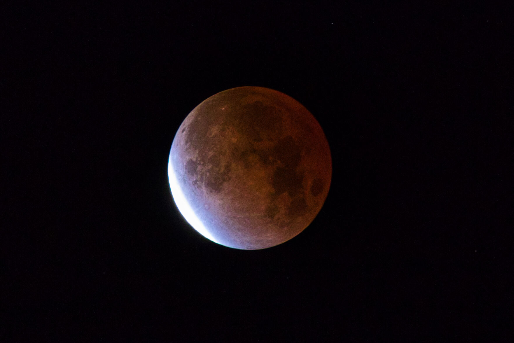 Pen in Hand: Photographing the Super Blue Moon with Toshimi