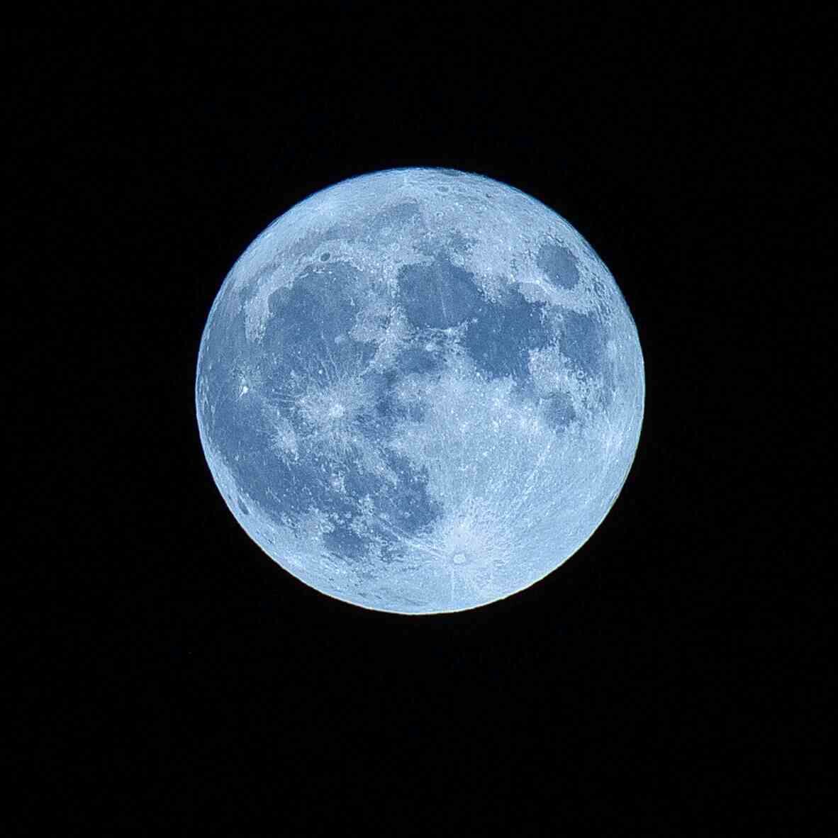 トトノエライト　TOTONOE LIGHT PLAIN MOON MOON Amazon.co.jp: Moonmoon Totonoe Light Alarm Clock (Totonoe Light