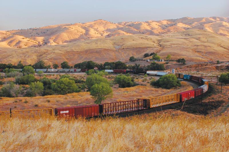 Famed Tehachapi Loop is an engineering marvel | History-culture | tehachapinews.com Famed Tehachapi Loop is an engineering marvel | History-culture | tehachapinews.com
