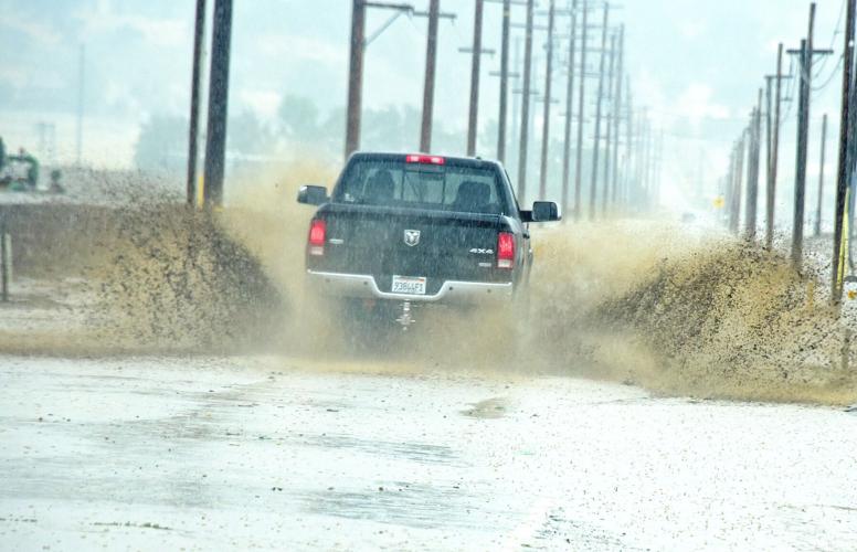 Part of Highway 58 closes, Kern County Fire issues evacuation order in