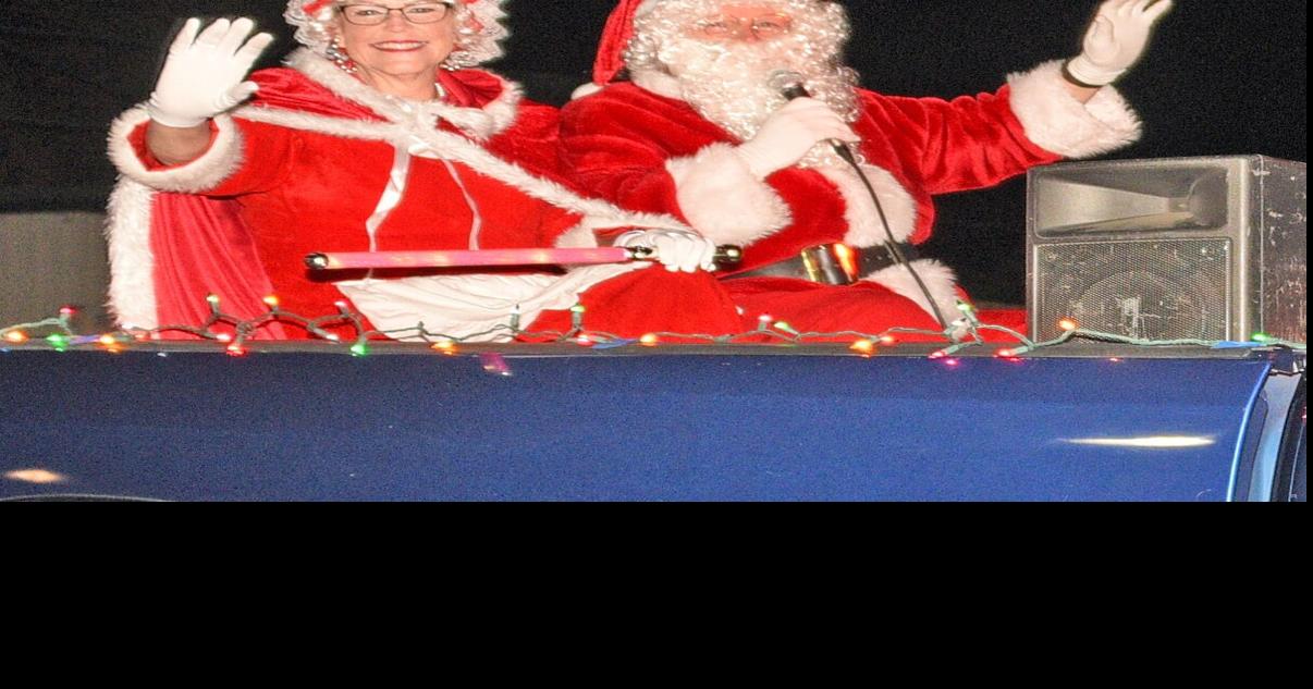 Chamber announces deadlines to enter Christmas parade, window