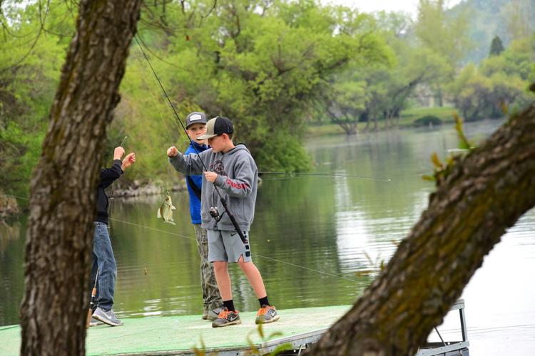 Photo Gallery – Kids Fishing