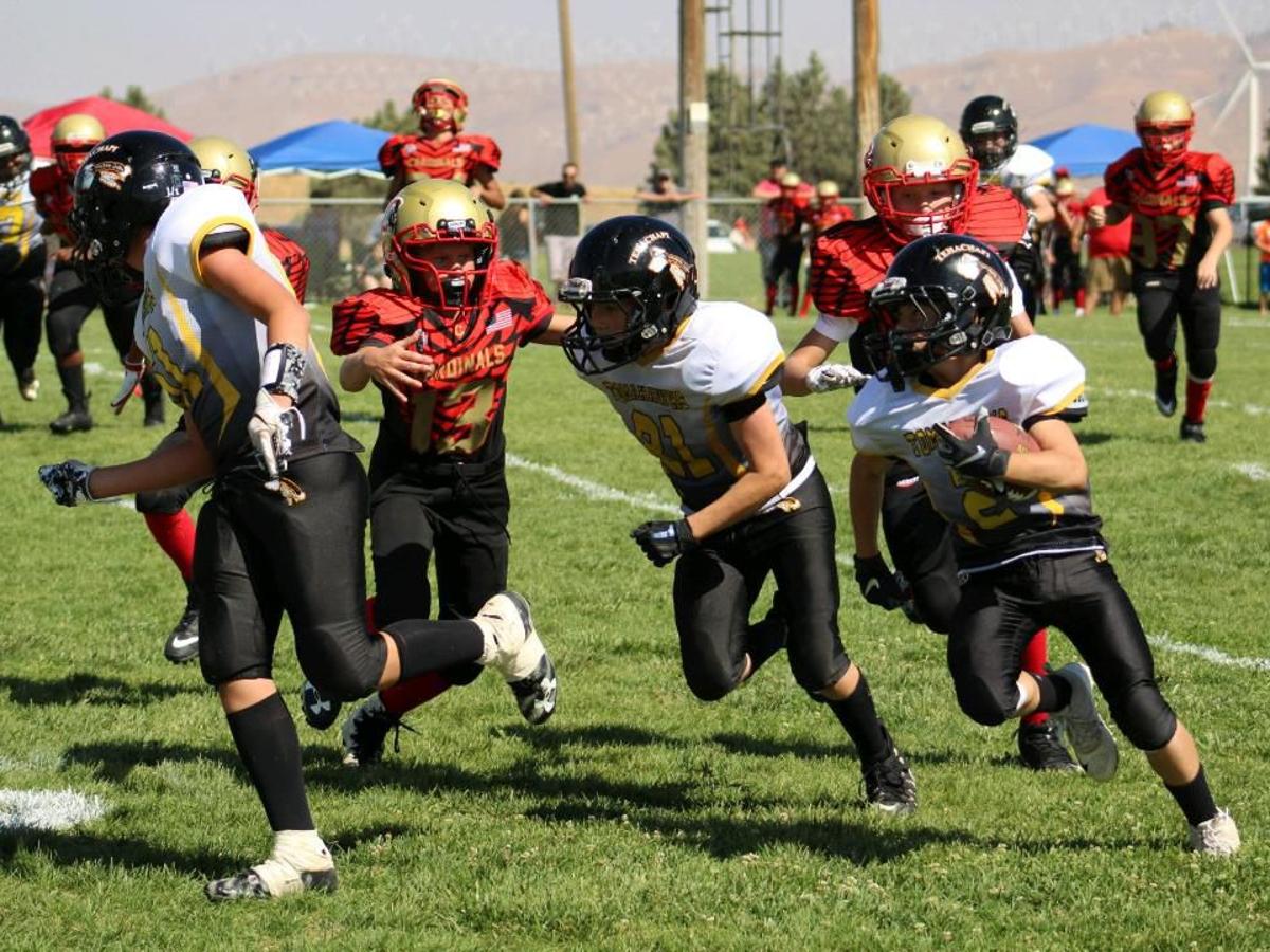 Tehachapi Tomahawks Kick Off First Of Eight Home Games Sports