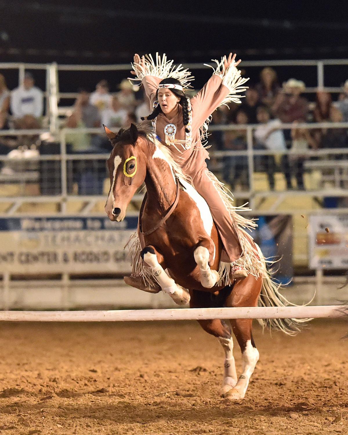 Lassoing a night of thrills at the Tehachapi rodeo Lifestyle