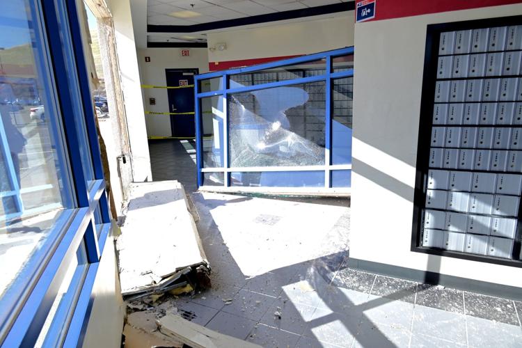 Auto goes through wall, window of Tehachapi post office News