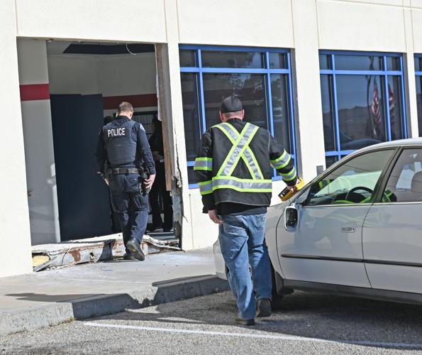 Auto goes through wall, window of Tehachapi post office News