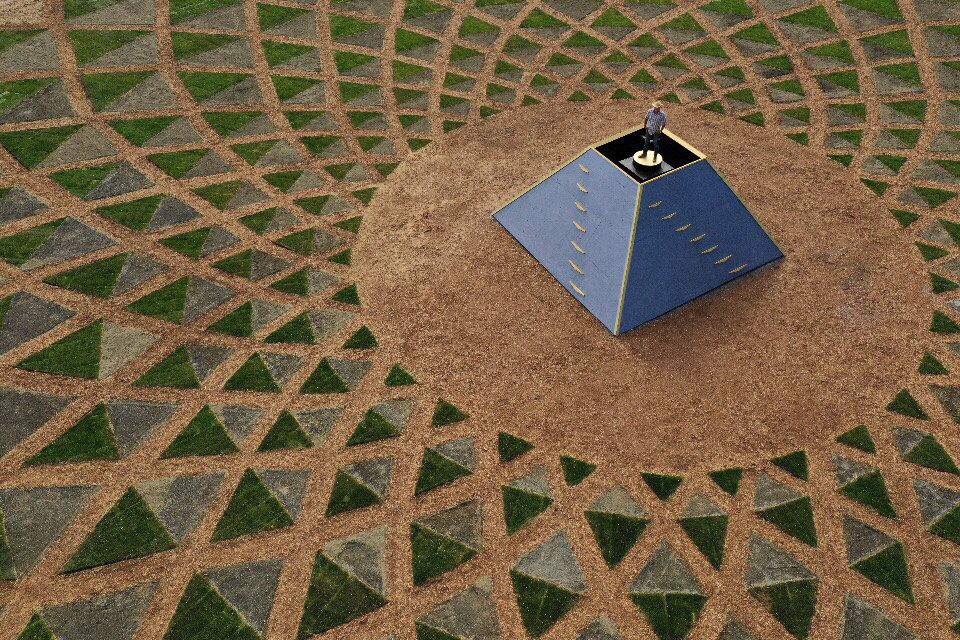 Pen in Hand: Living Geometry: creating an enormous and ephemeral