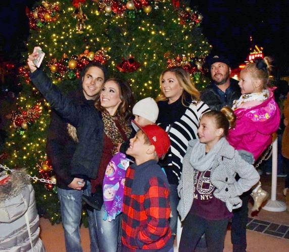 PHOTO GALLERY Young and old delight in Tehachapi's Christmas Parade