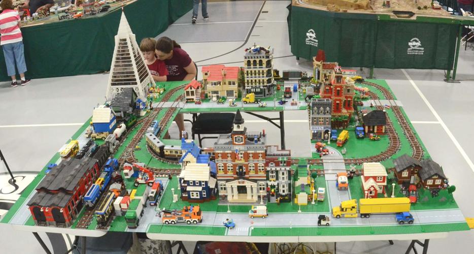 Tehachapi Loop Model PHOTO GALLERY: Tehachapi Loop Railroad Club model train show ...