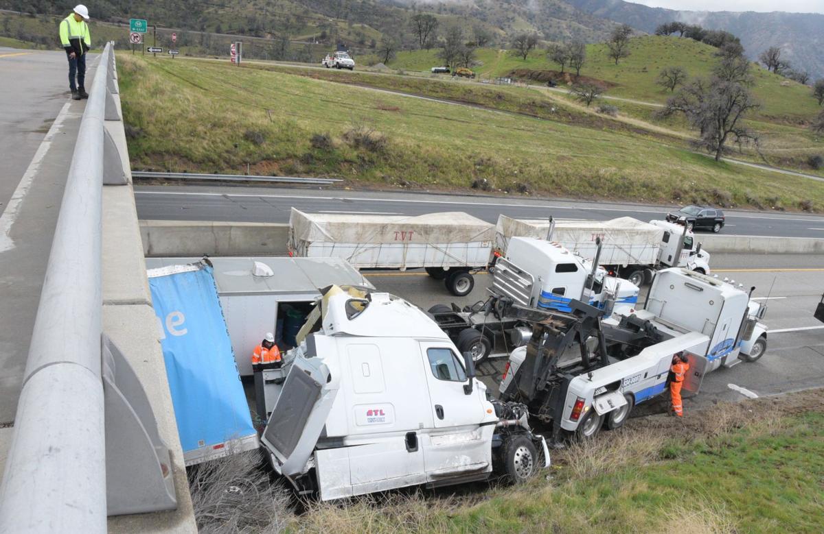 Semi truck accident stalls traffic on Highway 58 News