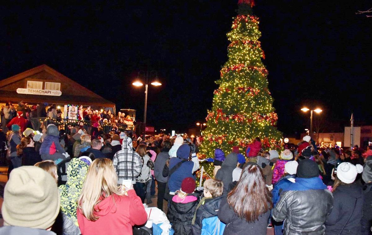 PHOTO GALLERY Young and old delight in Tehachapi s Christmas Parade News