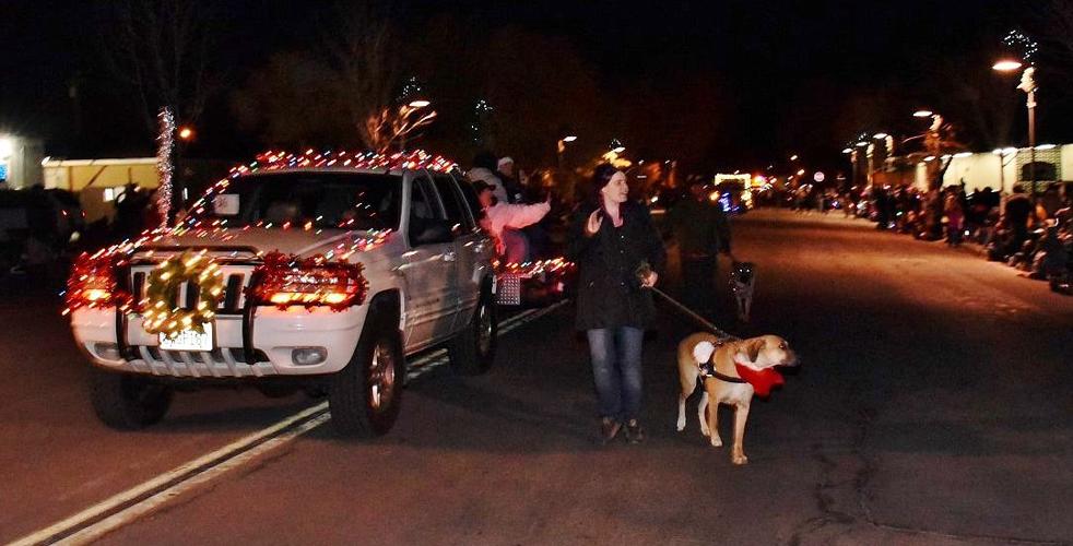 PHOTO GALLERY Young and old delight in Tehachapi's Christmas Parade
