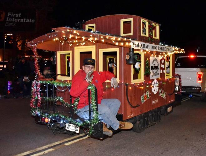 PHOTO GALLERY Young and old delight in Tehachapi's Christmas Parade