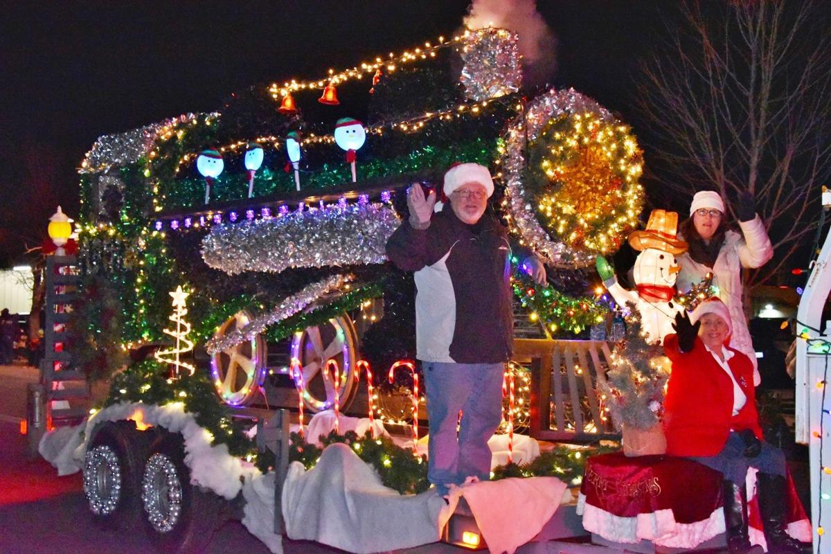 PHOTO GALLERY Young and old delight in Tehachapi s Christmas Parade News