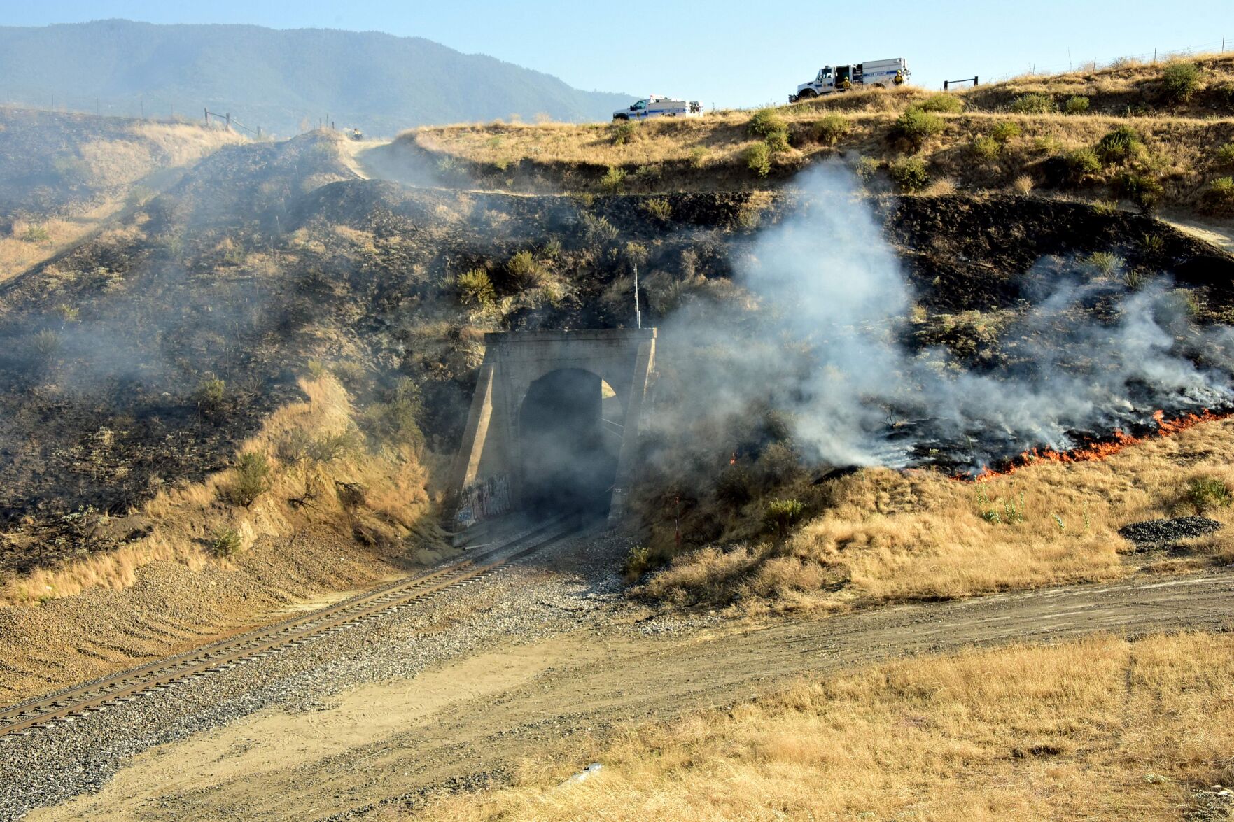 PHOTO GALLERY: Wildfires break out near Tehachapi | News