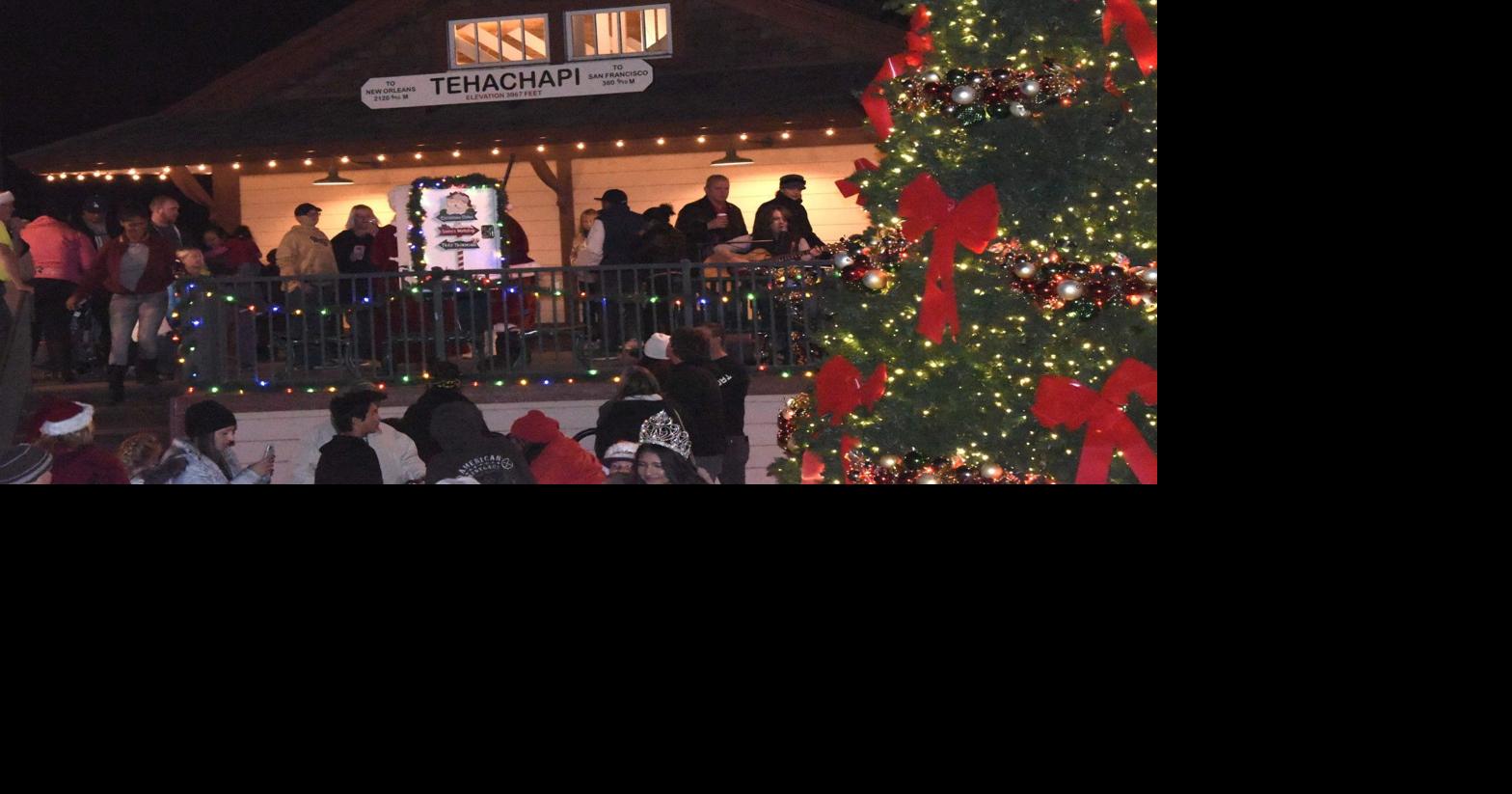 PHOTO GALLERY Santa stops by Tehachapi to light the Christmas tree