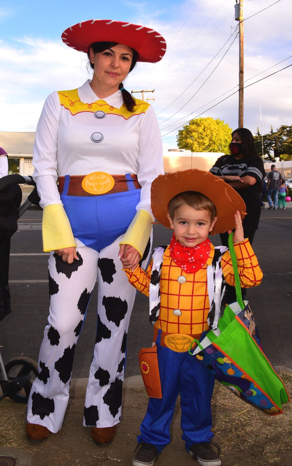 PHOTO GALLERY: The Halloween spirit | News | tehachapinews.com