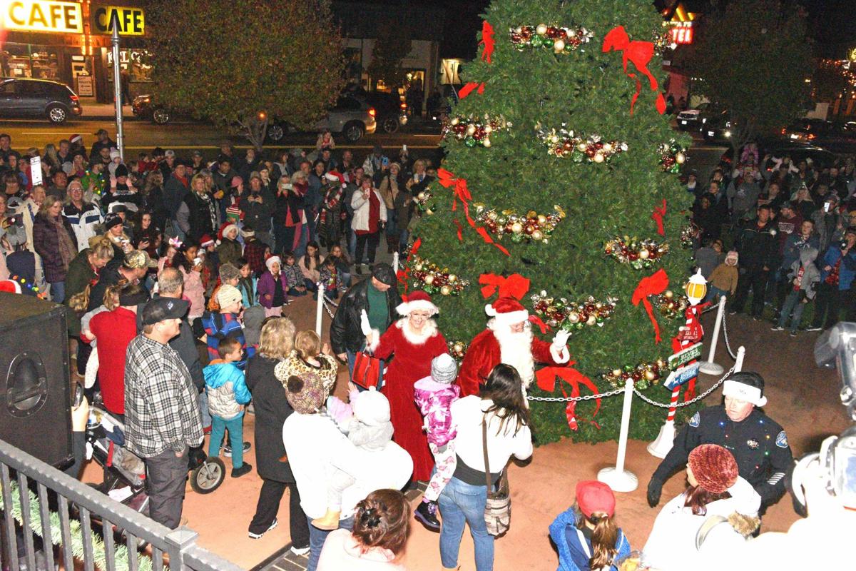 Tehachapi Christmas Parade 2022 Photo Gallery: Time To Light Tehachapi's Christmas Tree | News |  Tehachapinews.com