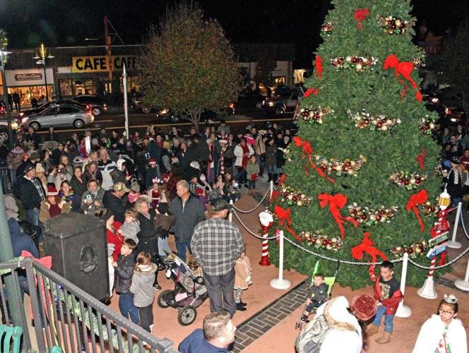 PHOTO GALLERY Time to light Tehachapi's Christmas tree News