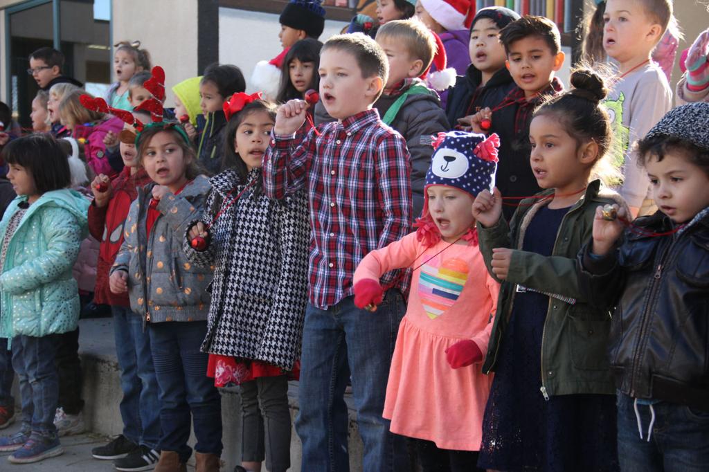 10 000 Donation To Tompkins Elementary To Support Literacy News Tehachapinews Com