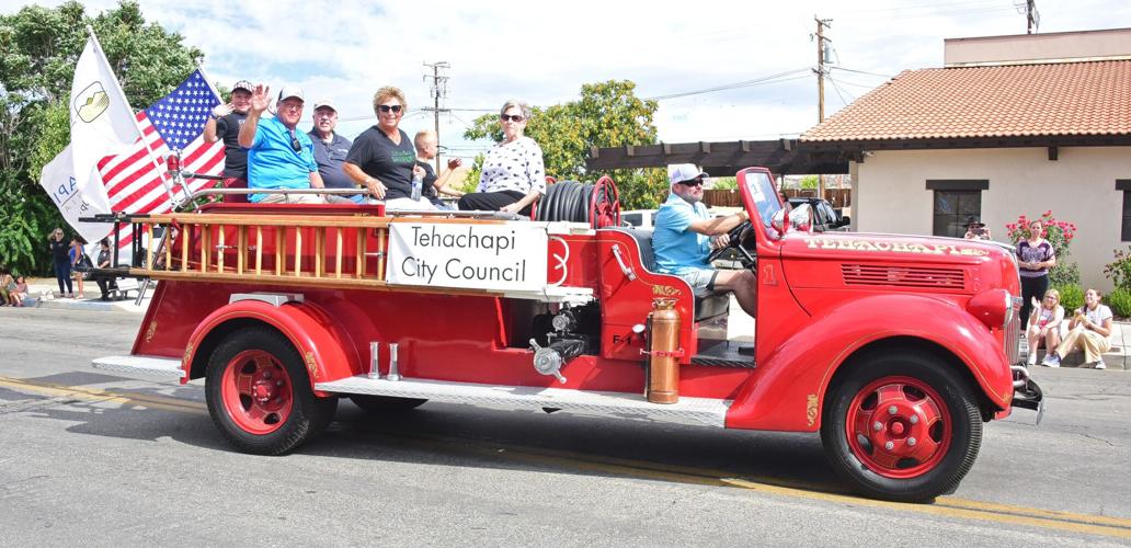 Crowd turns out for Tehachapi Mountain Festival Parade Lifestyle