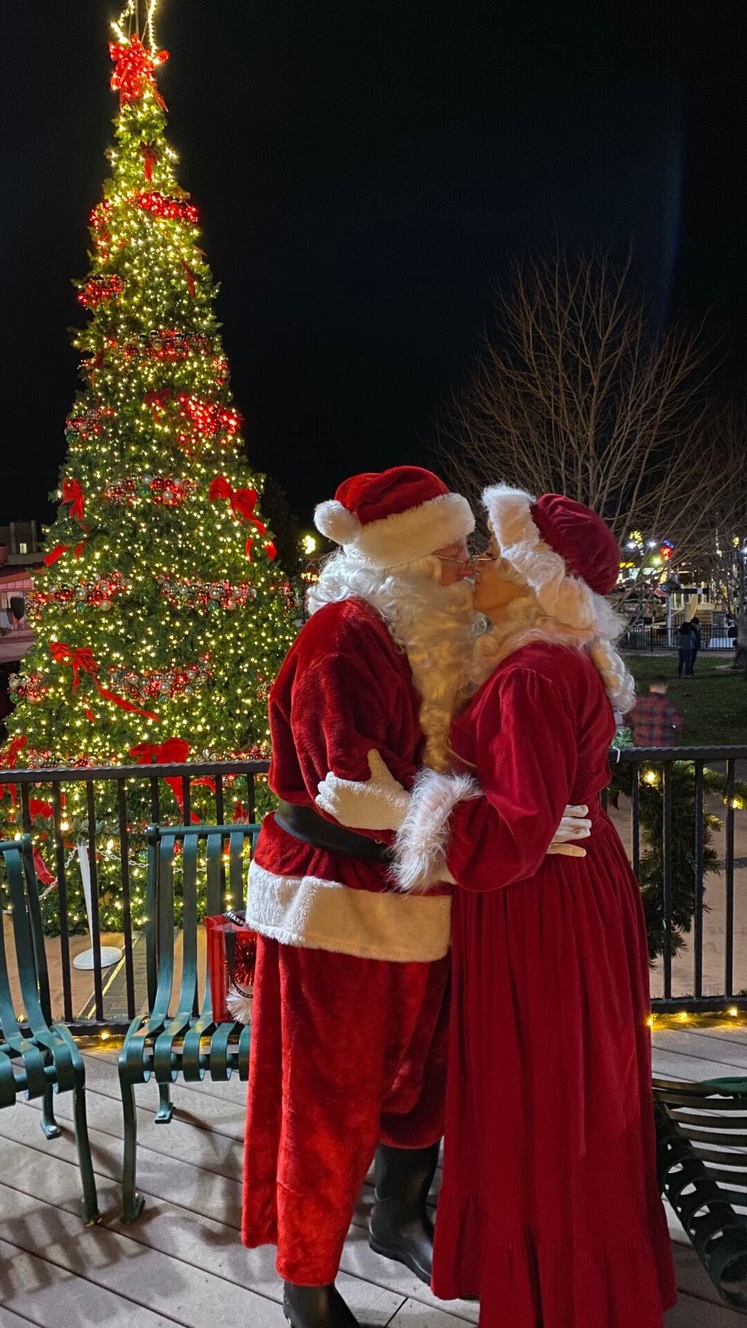 Tehachapi Christmas Parade 2022 Join In The Lighting Of The Tehachapi Christmas Tree | News |  Tehachapinews.com
