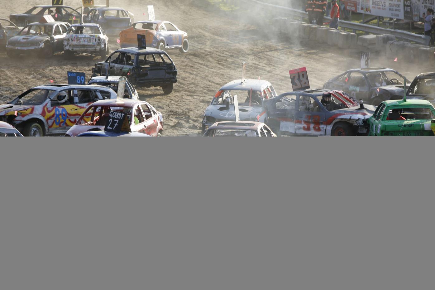Demolition Derby Draws Hundreds To Dubuque County Fair Tri State News Telegraphherald Com