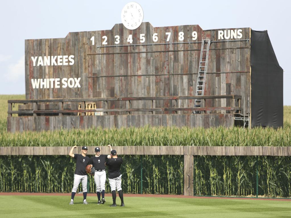 Tim Anderson's walk-off home run lifts White Sox at Field of Dreams