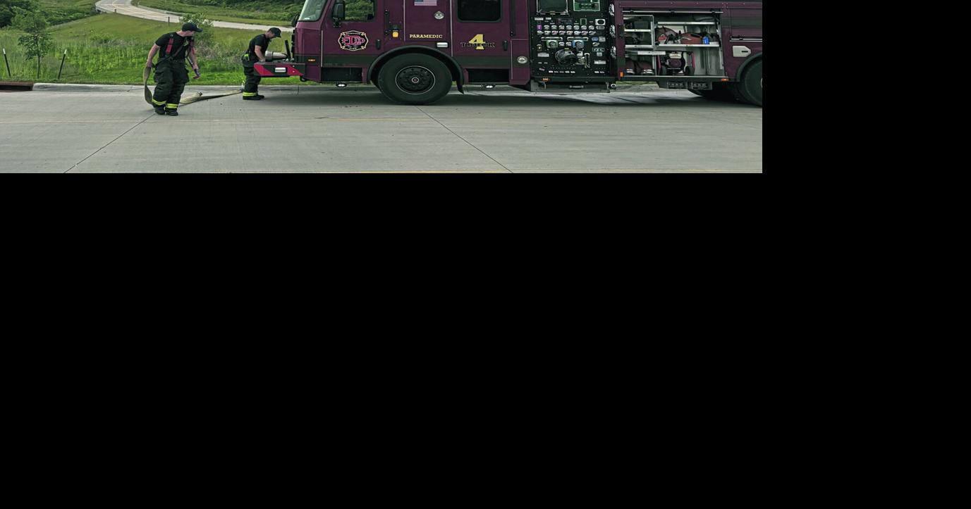 Dubuque firefighters contain blaze at landfill; cause undetermined