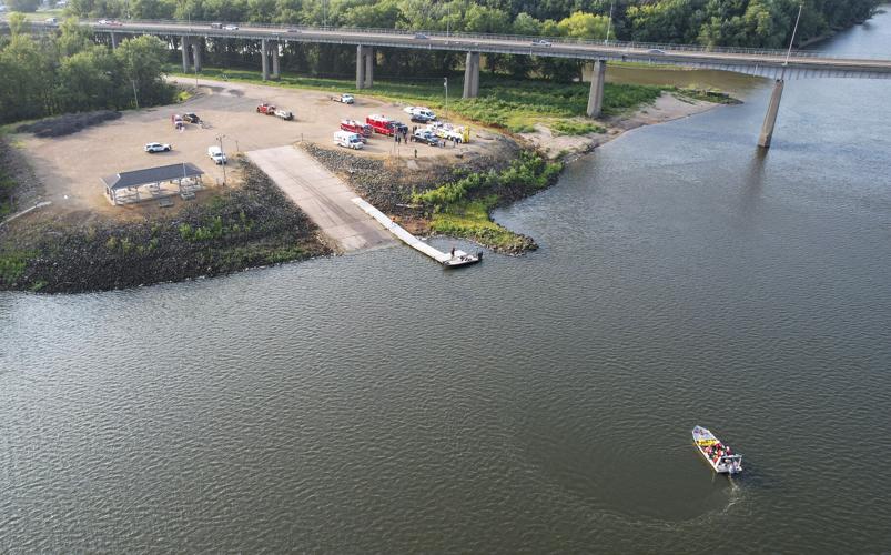 Authorities: Body recovered when vehicle pulled from Mississippi River ...