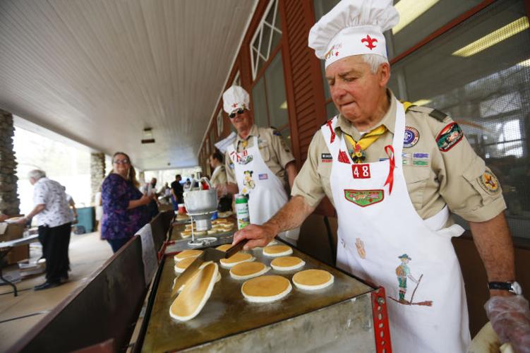 Boy Scouts serve big breakfast for moms in Dubuque Tristate News