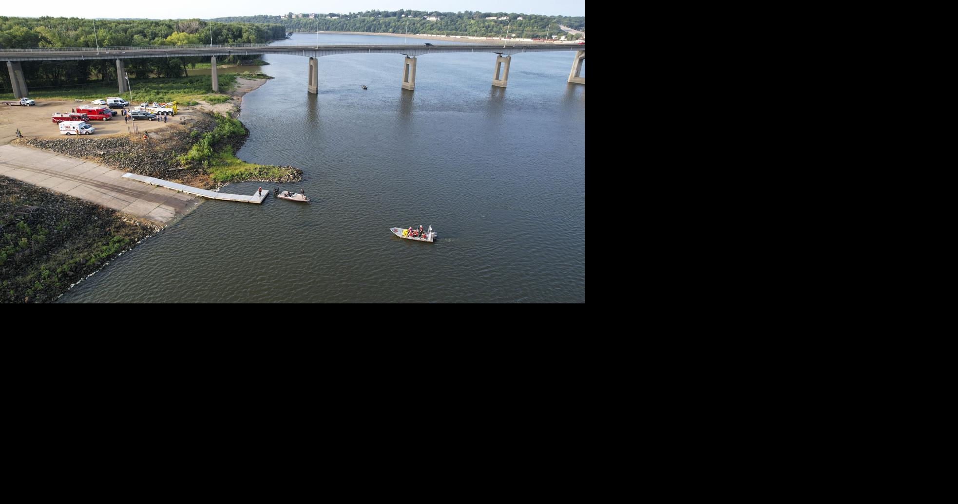 Authorities: Body recovered when vehicle pulled from Mississippi River ...