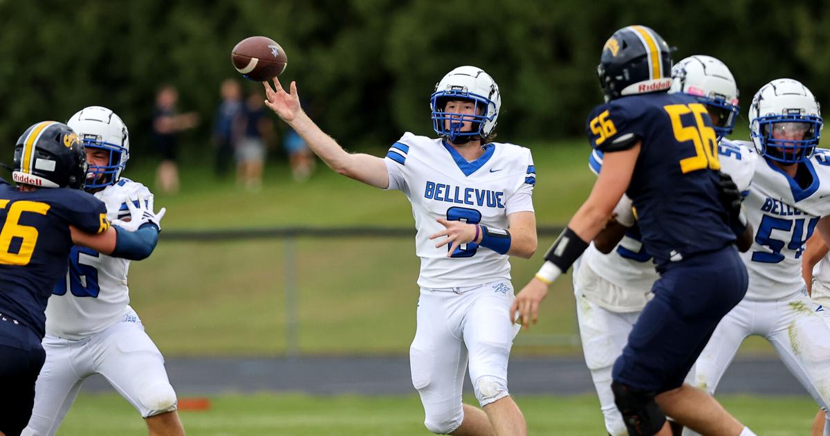 Prep football: Bellevue holds off Cascade in opener