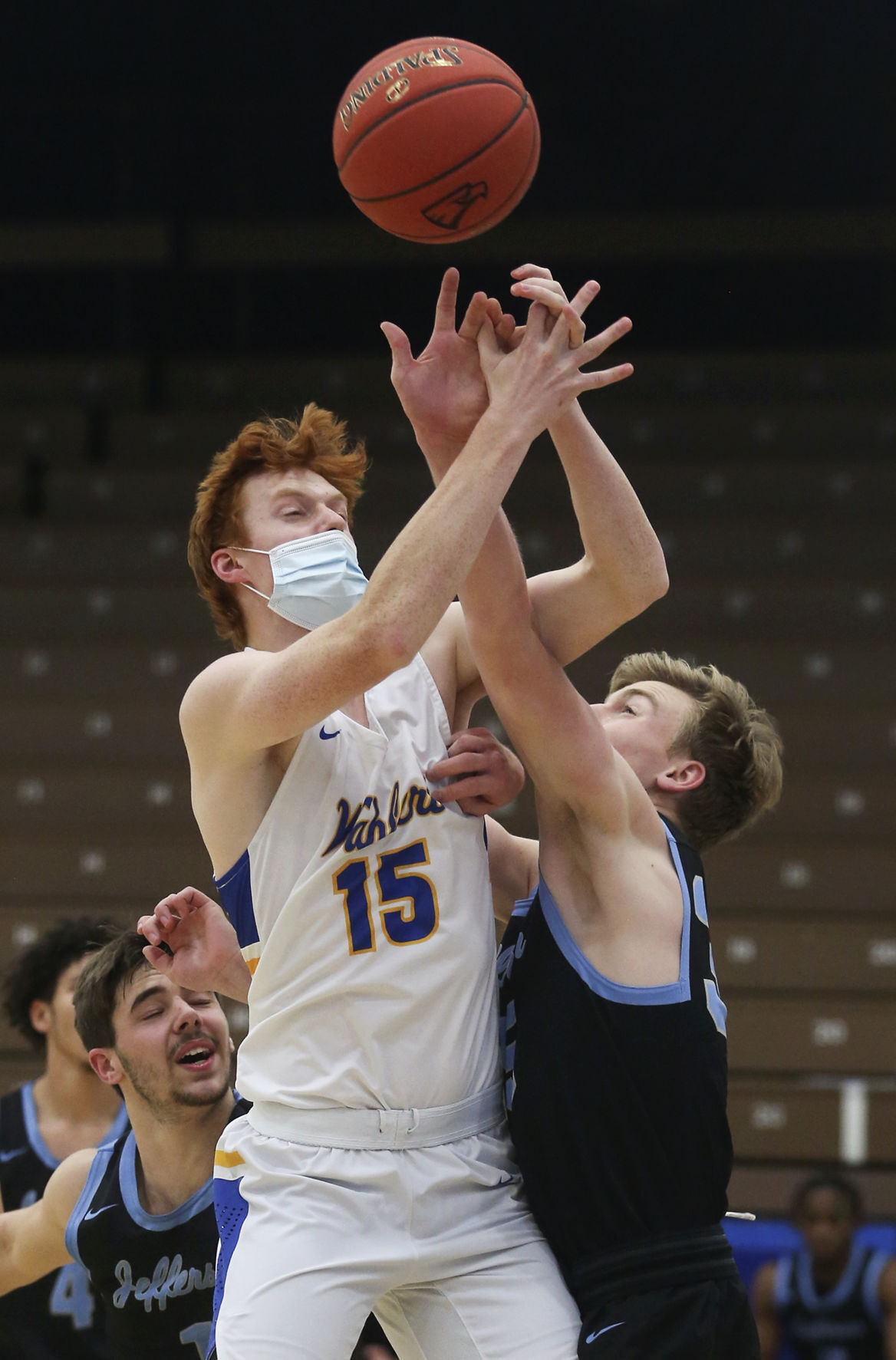 Dubuque Wahlert basketball