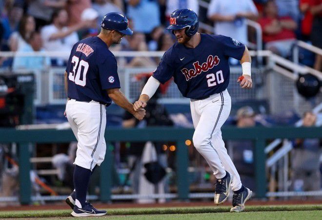 Iowa native Calvin Harris prepares for the MLB Draft