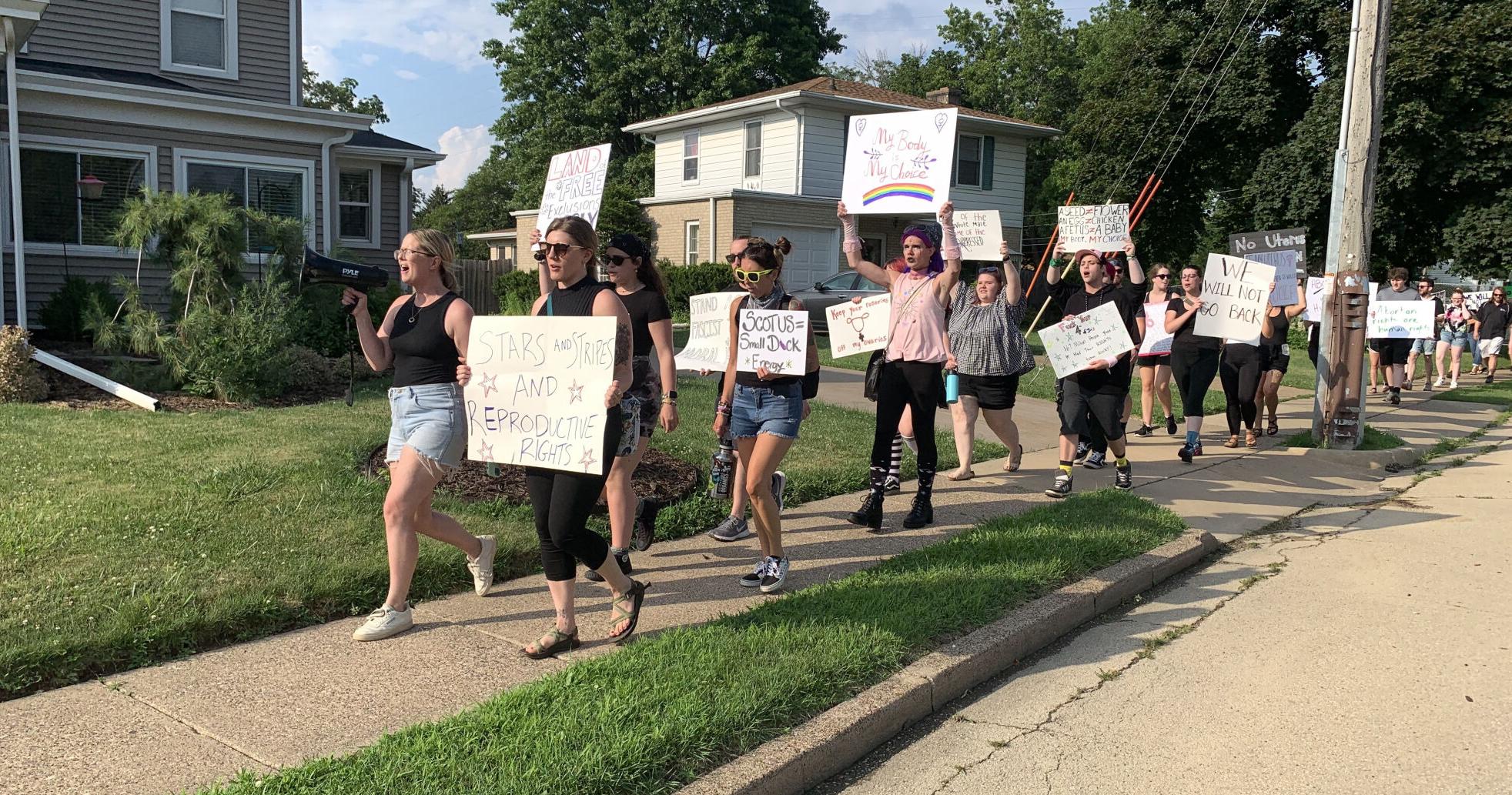 Tri-state abortion rules still shifting 1 year after high court overturns Roe v. Wade - Vimarsana News